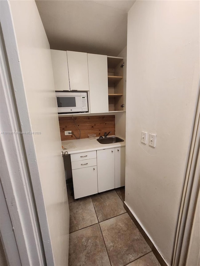 1201 NE 148th St unit B, Miami, FL 33161 - photo 6
