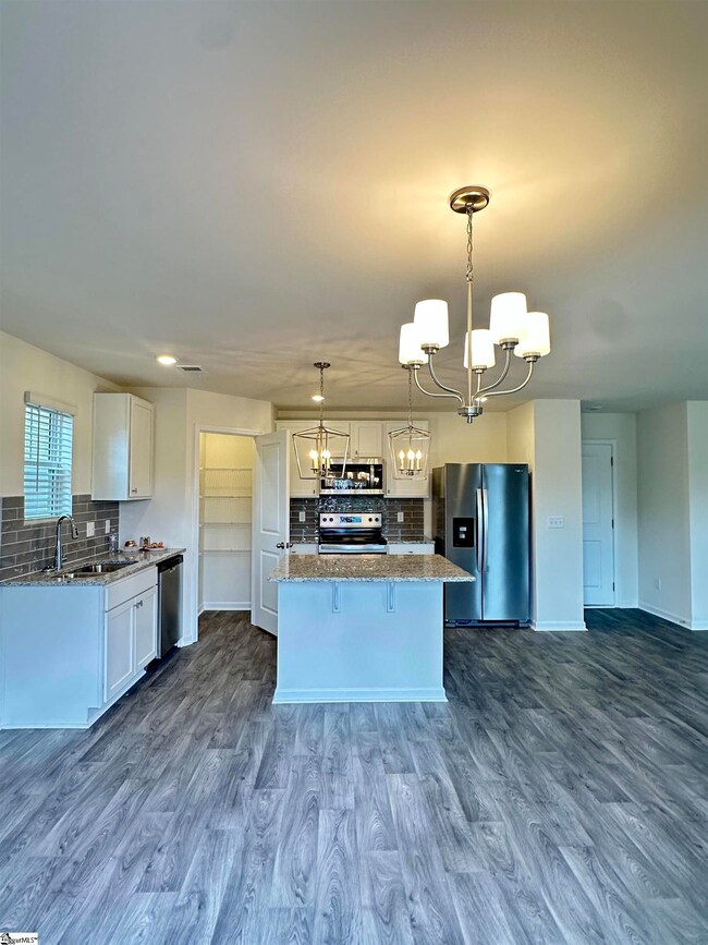 6039 Willutuck Dr, Boiling Springs, SC 29316 - photo 4