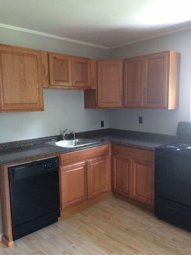 10 Ash St, North Walpole, NH 03609 - photo 4