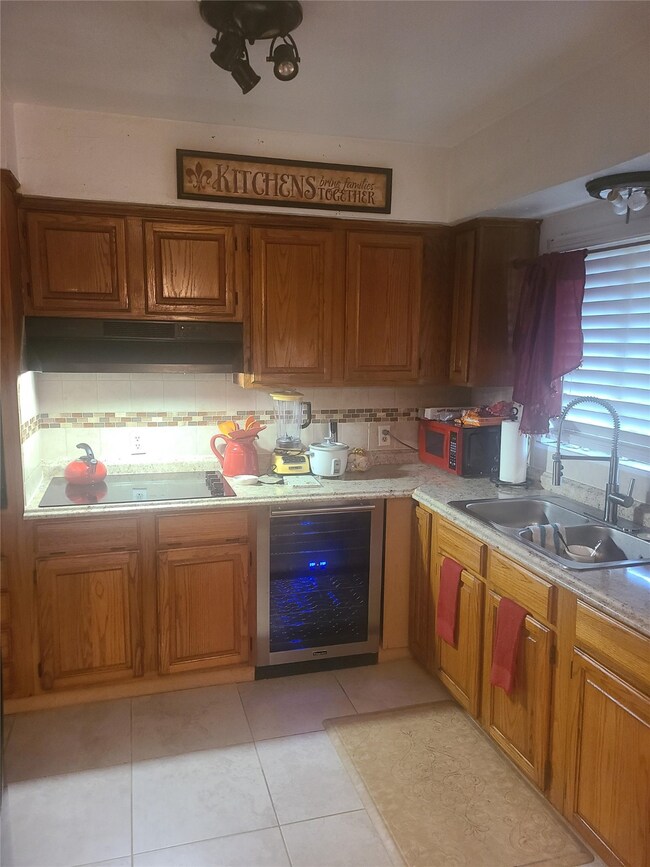 10130 Bretton Dr, Houston, TX 77016 - photo 6