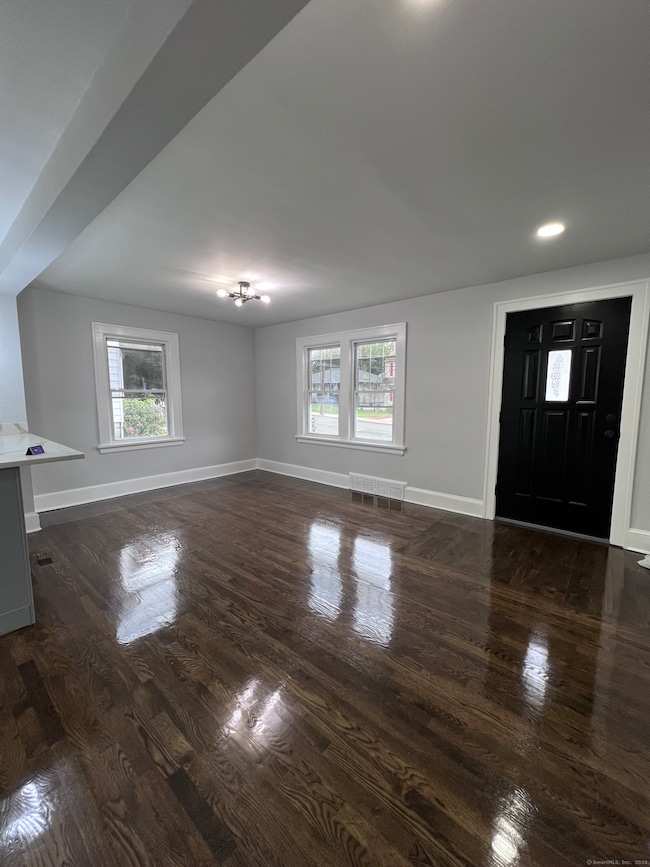 40 Marlboro St, Waterbury, CT 06705 - photo 4