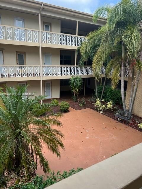 1958 Monroe St unit 208, Hollywood, FL 33020 - photo 4