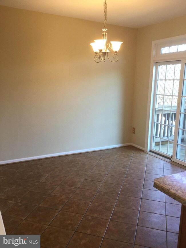 2512 Short Putt Ct, Crofton, MD 21114 - photo 6