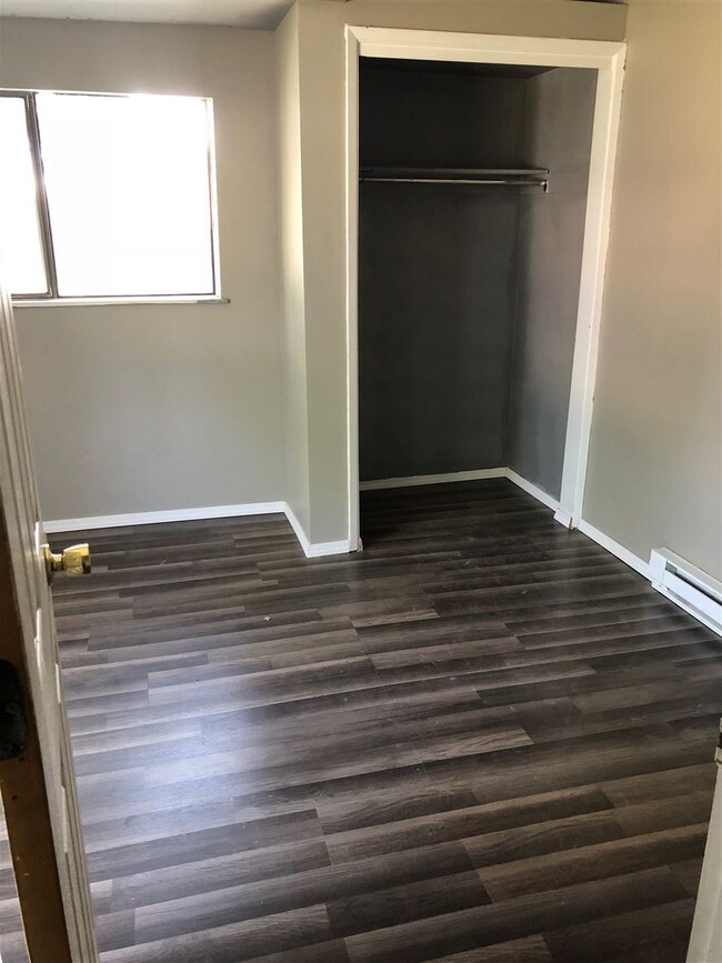 629 N Broadway St, Tekoa, WA 99033 - photo 7