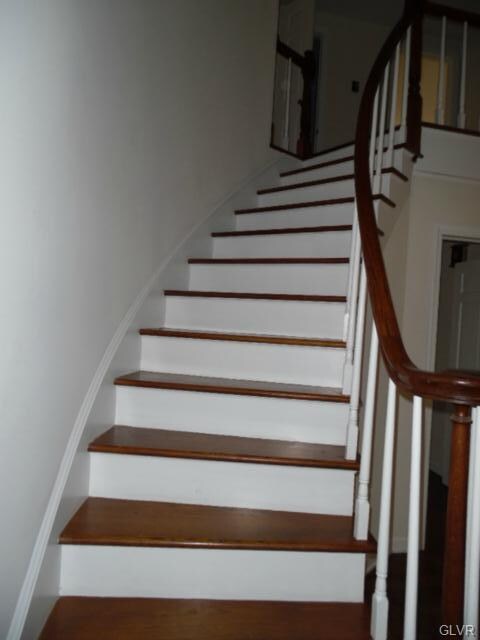 5647 Sherwood Dr, Easton, PA 18040 - photo 6