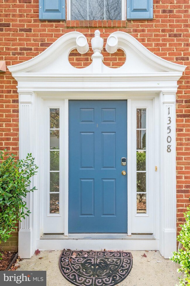 13508 Avonmore Dr, Herndon, VA 20171 - photo 2