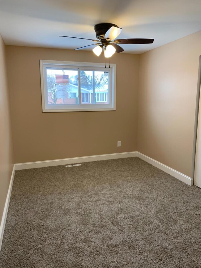 3124 W 19th Place, Gary, IN 46404 - photo 6