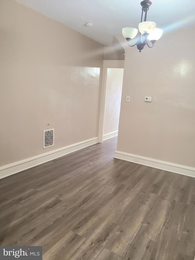 1225 Mulberry St, Reading, PA 19604 - photo 5