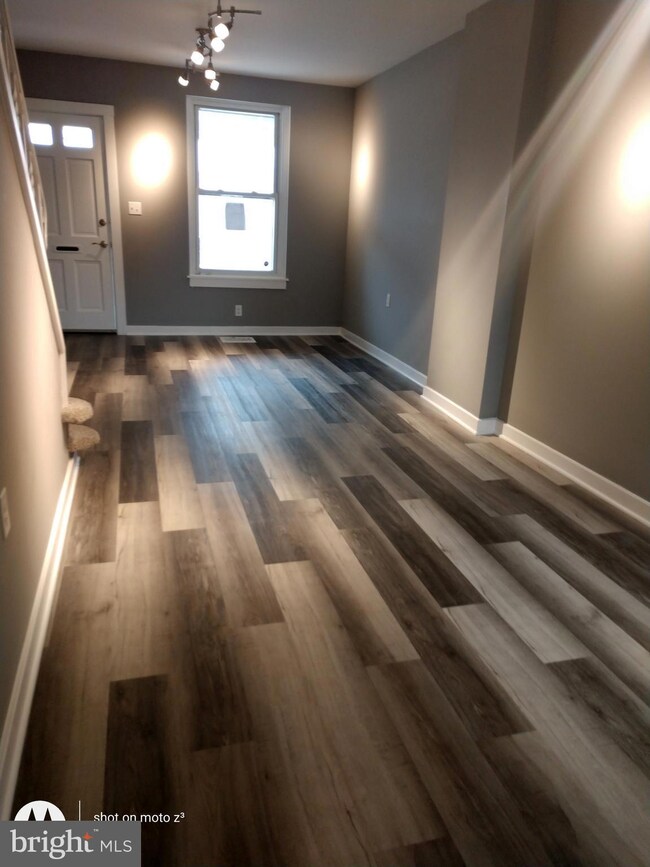 212 S 3rd Ave, Reading, PA 19611 - photo 6