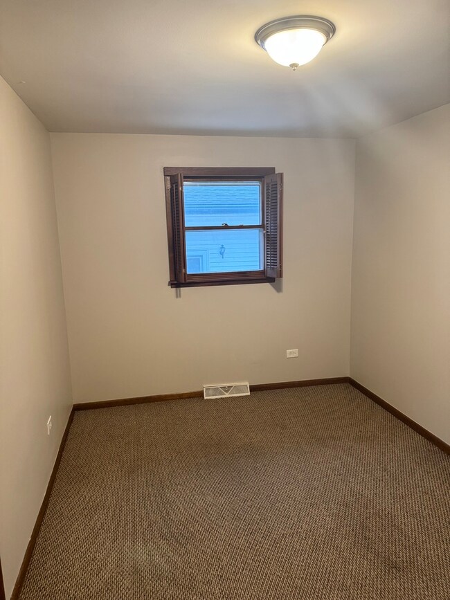 17904 Rose St, Lansing, IL 60438 - photo 6