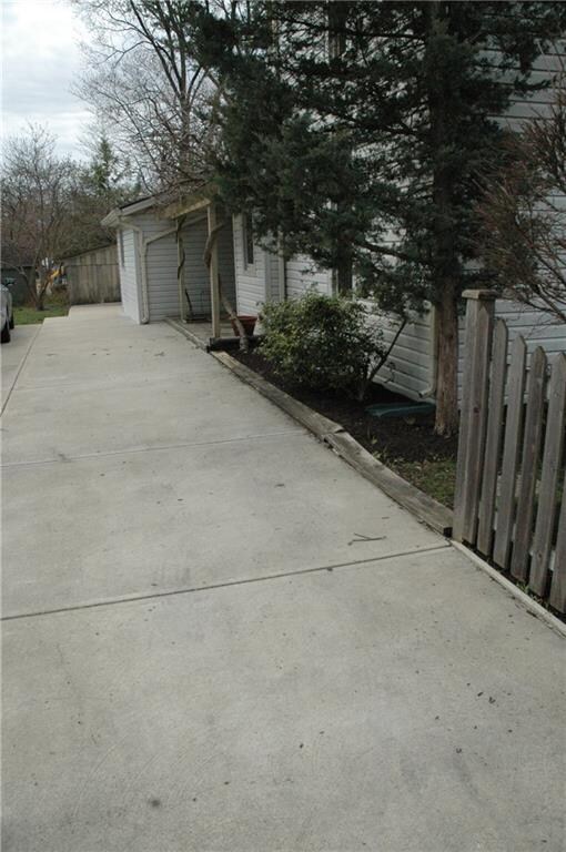 74 N Edwards St, Franklin, IN 46131 - photo 5