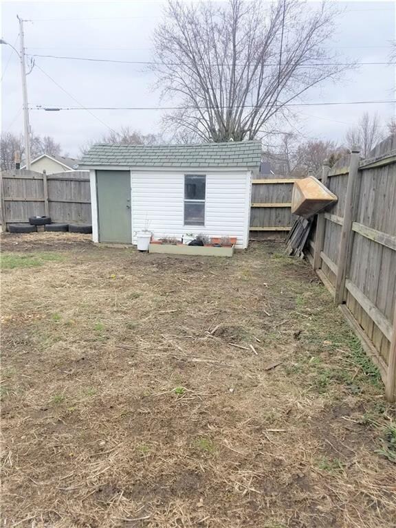 514 W 5th St, Anderson, IN 46016 - photo 5