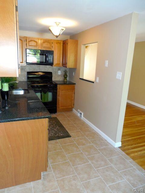 1952 Baker Dr, Allentown, PA 18103 - photo 6