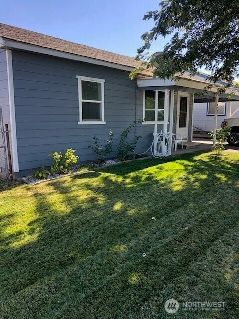 808 S Adams Ave, Warden, WA 98857 - photo 2