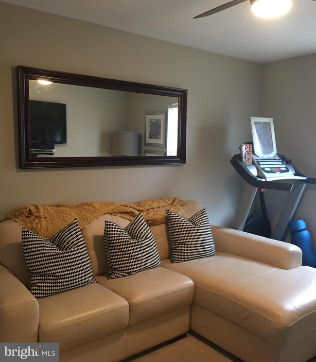 4148 Applegate Ct, Suitland, MD 20746 - photo 5