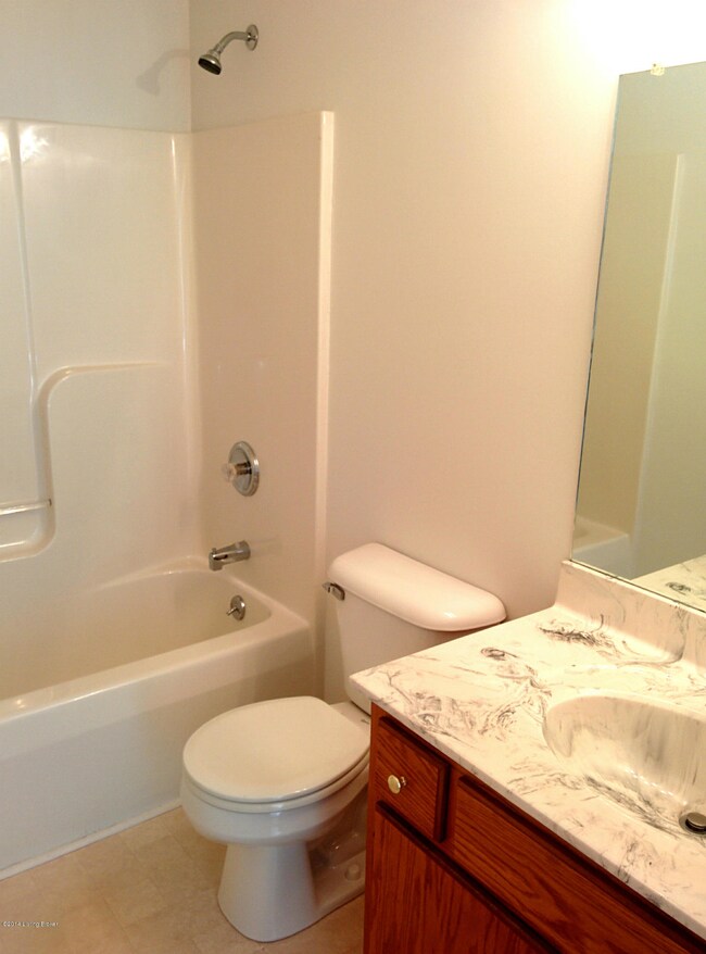 345 Aulbern Dr E, Mount Washington, KY 40047 - photo 4