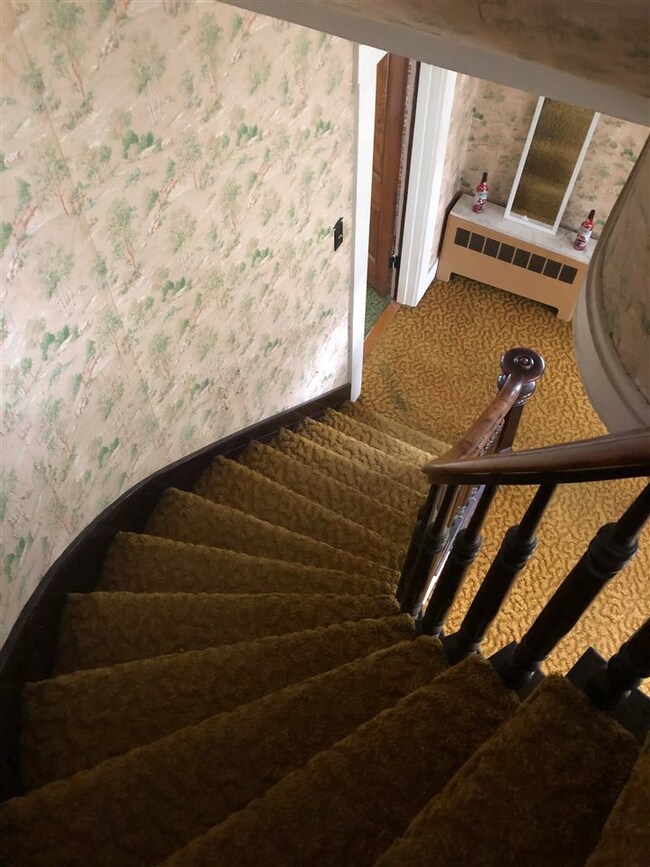 1527 West St, Proctor, VT 05765 - photo 5