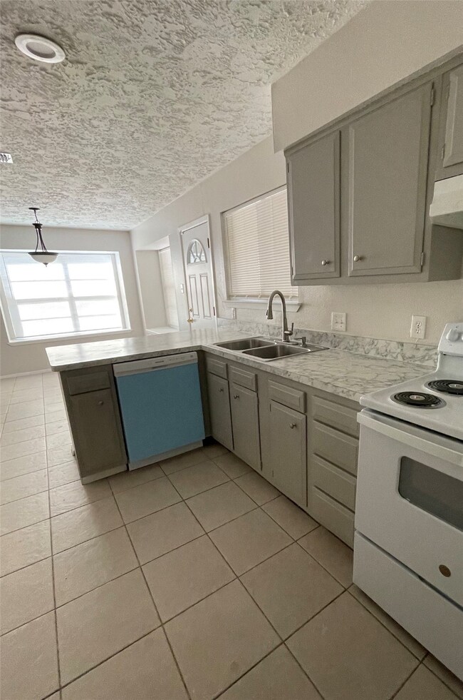 7319 Kite Hill Dr, Houston, TX 77041 - photo 5