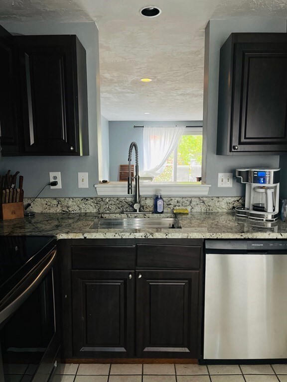 45 Key St unit 45, Millis, MA 02054 - photo 3