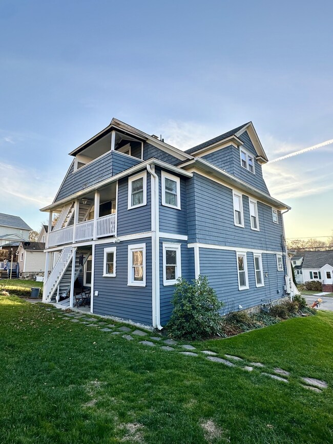 11 Avenue A unit 3, Norwalk, CT 06854 - photo 2