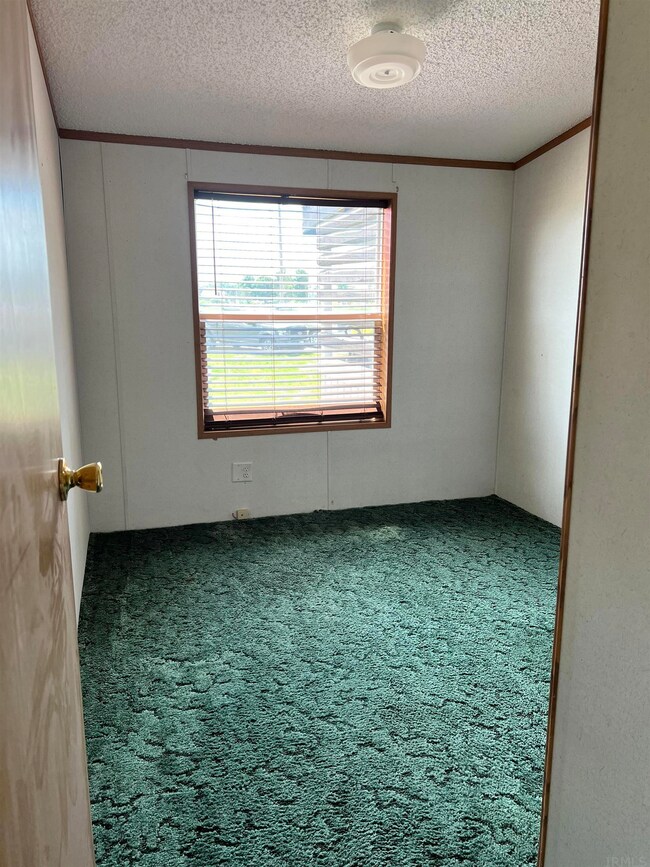 6119 E 400 N, van Buren, IN 46991 - photo 5