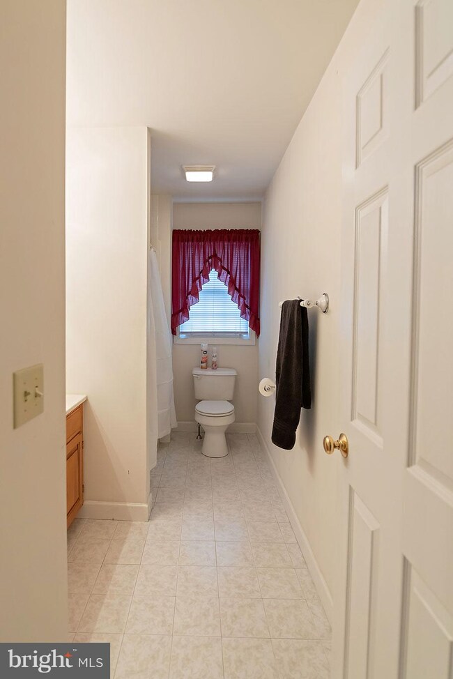 1003 Ithaca St, Reading, PA 19605 - photo 6