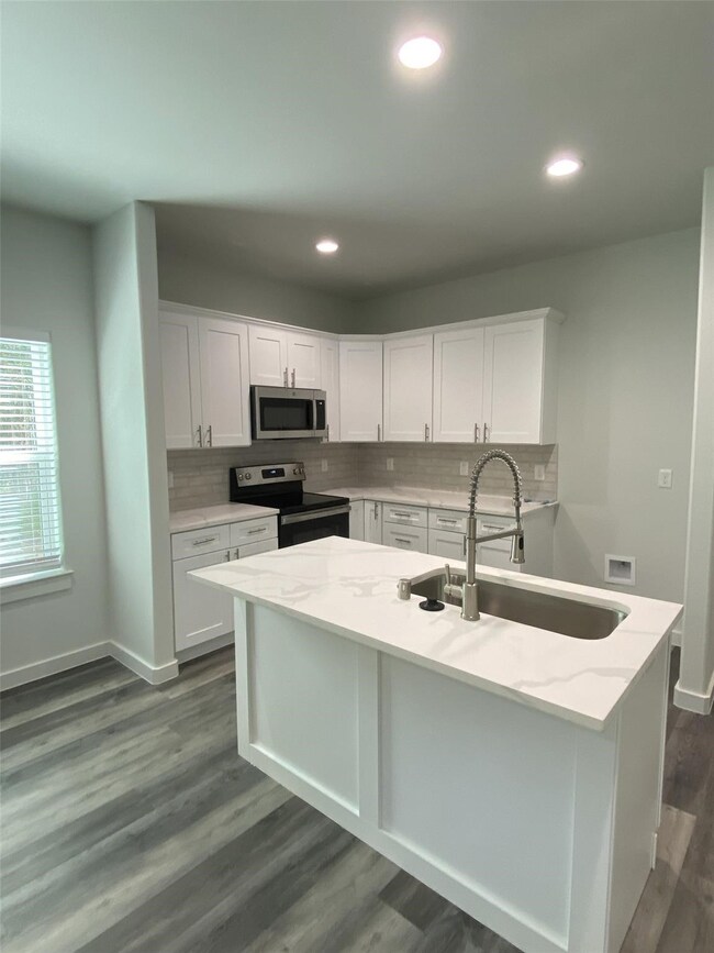 505 W Walker St unit 100, Denison, TX 75020 - photo 3