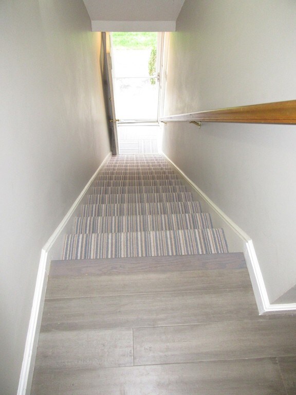 16 Hobart Ln, Rockland, MA 02370 - photo 2