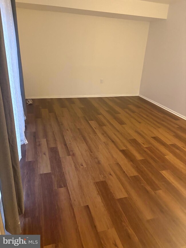 656 Azalea Dr unit 4-656, Rockville, MD 20850 - photo 3