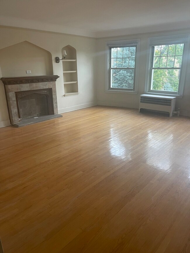 6113 N Francisco Ave unit 2S, Chicago, IL 60659 - photo 2