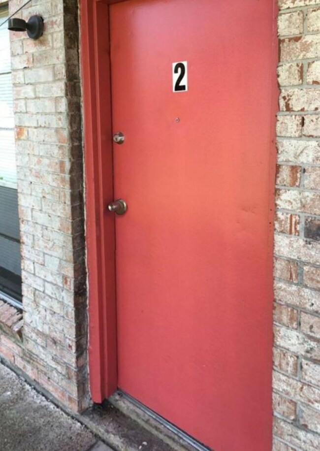 7417 Homestead Rd unit 2, Houston, TX 77028 - photo 2