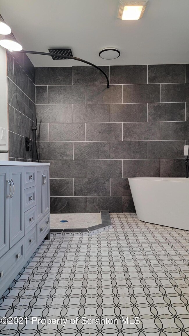 2000 Electric St unit 2002, Dunmore, PA 18512 - photo 7