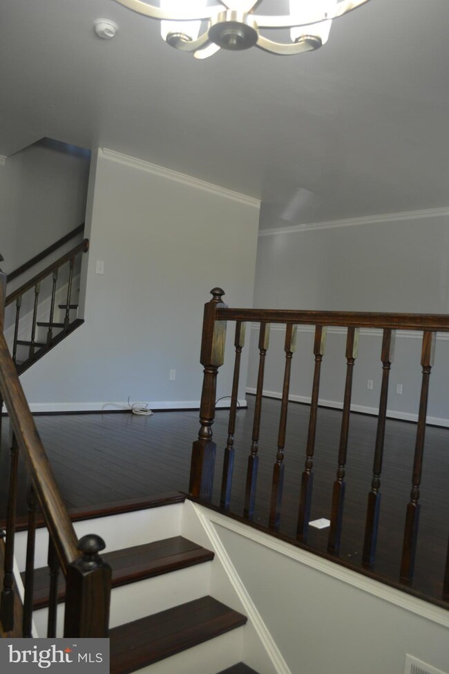 14646 Cambridge Cir, Laurel, MD 20707 - photo 3