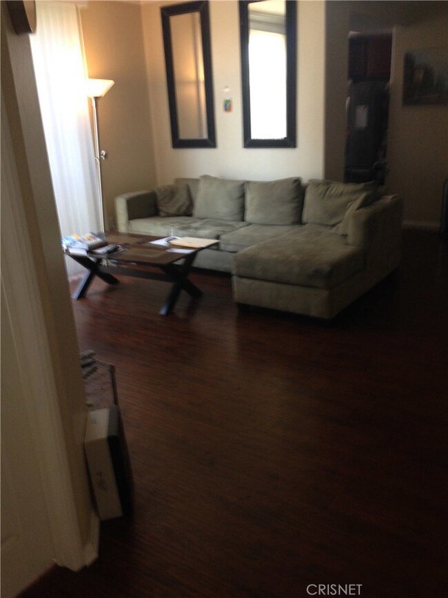 5220 Premiere Hills Cir unit 113, Woodland Hills, CA 91364 - photo 2