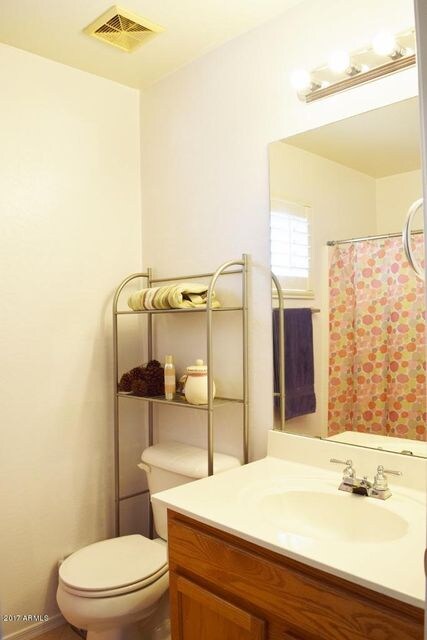 7 Hall Bath