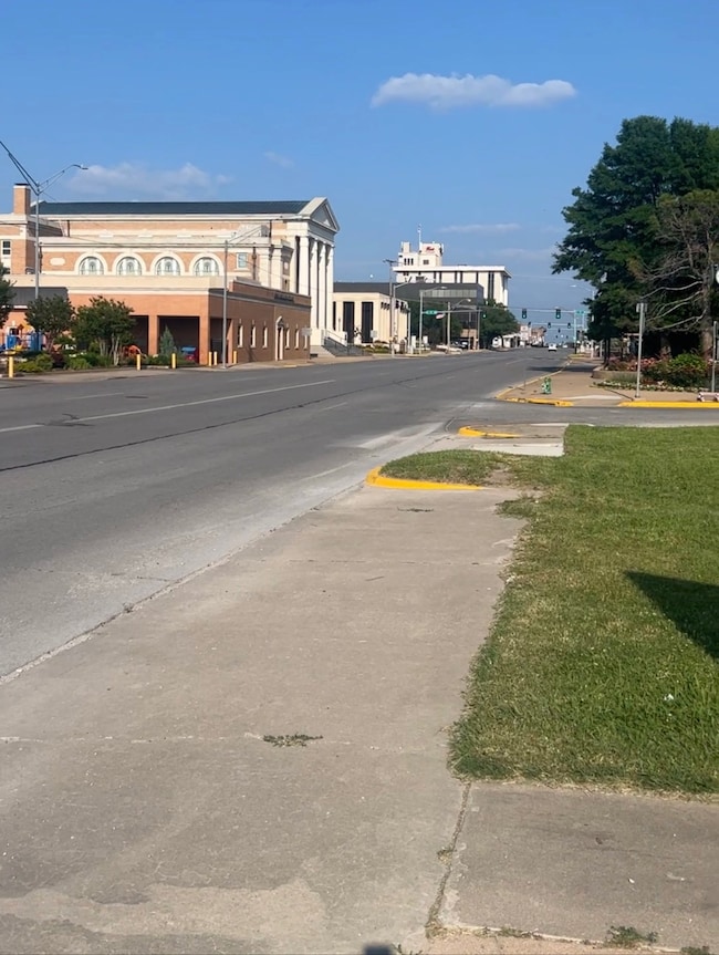 606 W Broadway St, Ardmore, OK 73401 - photo 3