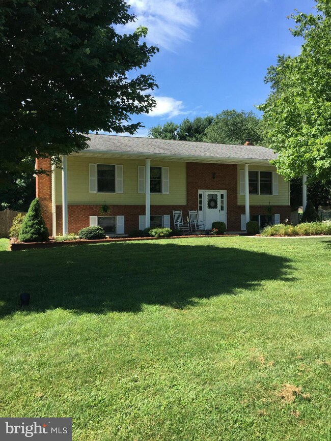 1017 Caren Dr, Sykesville, MD 21784 - photo 2