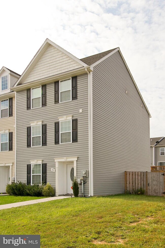 39 Hanger Ct, Inwood, WV 25428 - photo 3