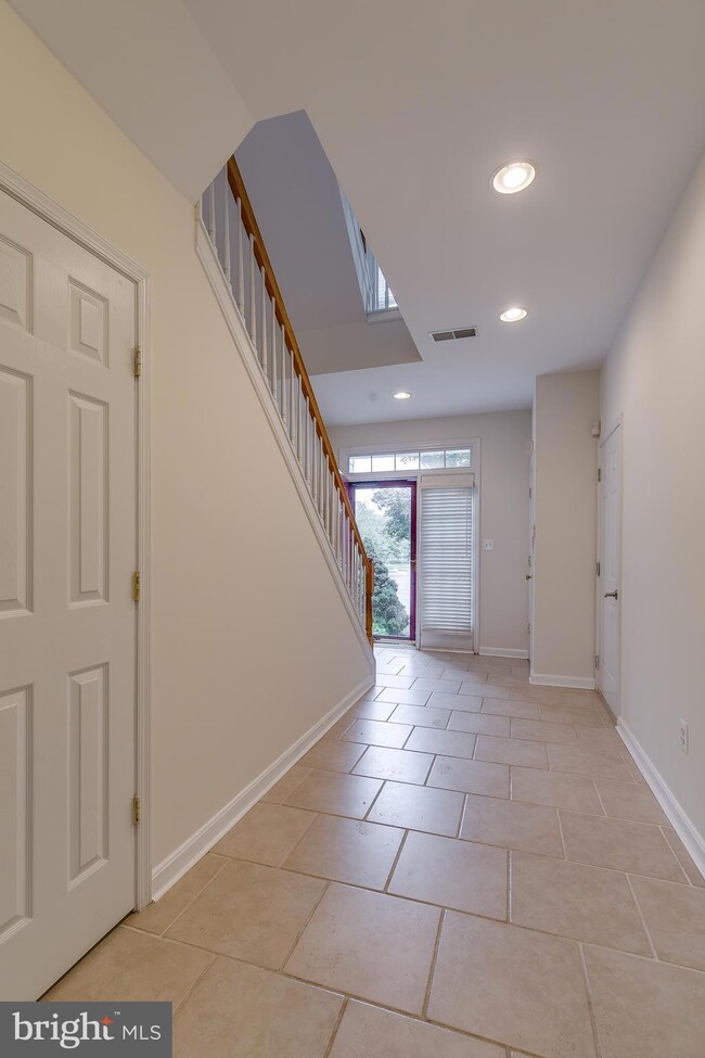 20445 Doncaster Terrace, Sterling, VA 20165 - photo 3