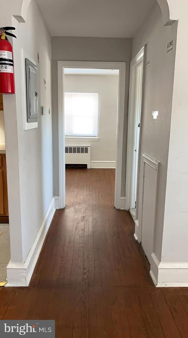 300 N Macdade Blvd unit 2, Darby, PA 19023 - photo 7