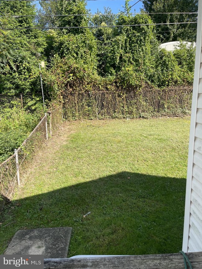 707 Appletree Ct, Claymont, DE 19703 - photo 4