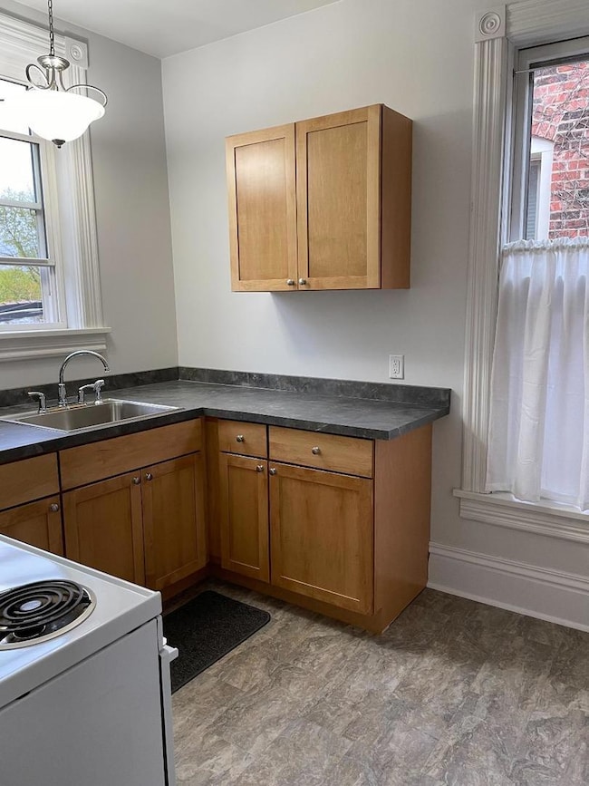 718 Columbus St unit 2, Ottawa, IL 61350 - photo 3