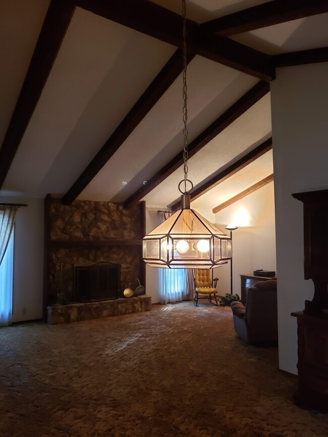 305 W Charter Dr, Muncie, IN 47303 - photo 5