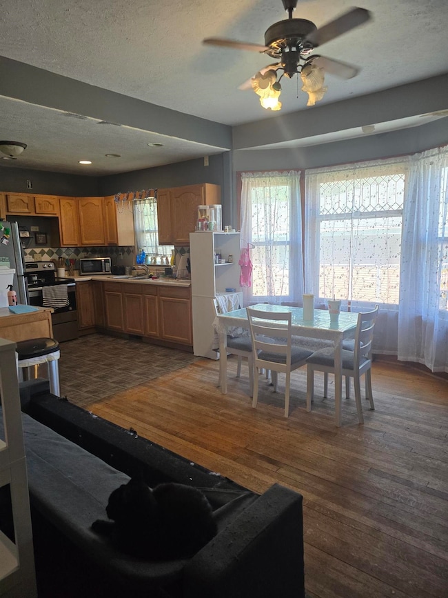 404 Beech St, Elgin, NE 68636 - photo 4