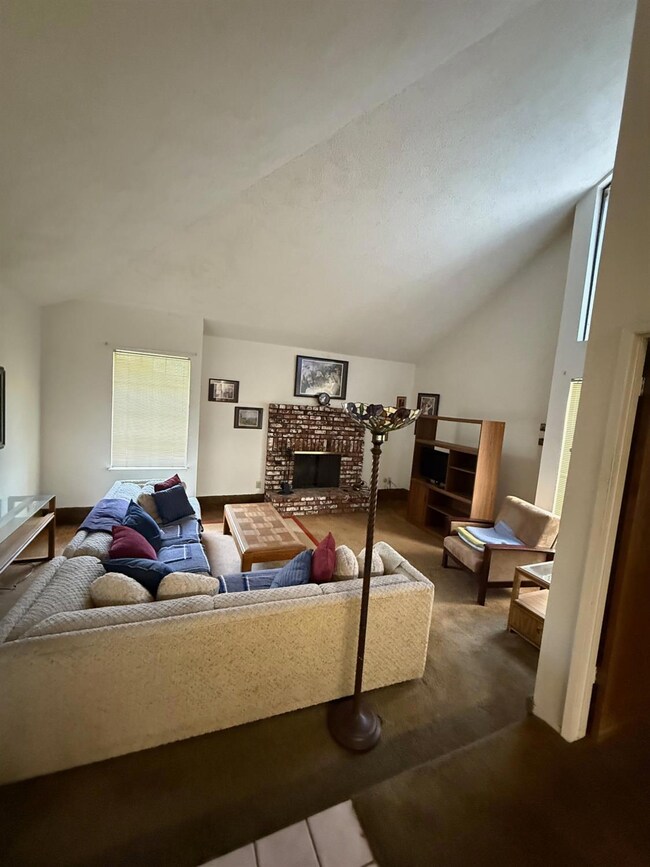 381 E Nees Ave unit 103, Fresno, CA 93720 - photo 4