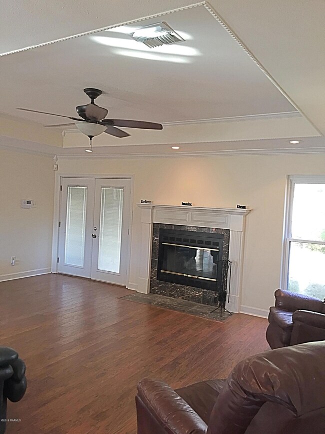 DEN/LIVING AREA