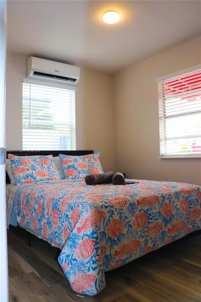 305 Phippen Waiters Rd unit 1, Dania, FL 33004 - photo 3