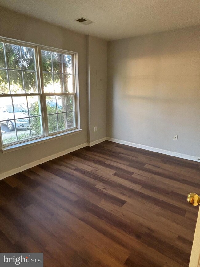 802 Pendleton Ln, Strasburg, VA 22657 - photo 5