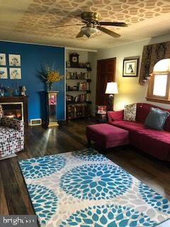 21 S Market St, New Ringgold, PA 17960 - photo 6