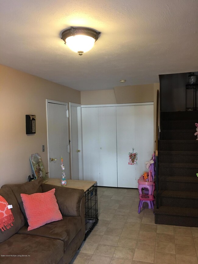 18 Elk Ct, Staten Island, NY 10306 - photo 3